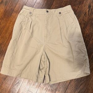 Vintage Women’s Tan Pleated Shorts